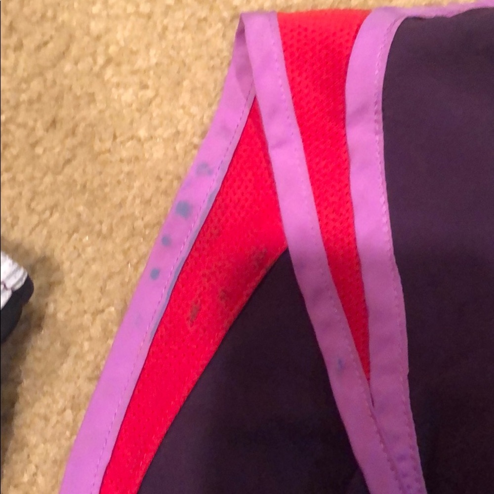21 pairs of women’s Nike tempo shorts - Picture 4 of 4